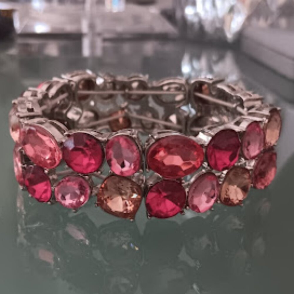 VERA WANG Glamorous Silver Hot Pink/Light Pink/Peach Crystal Hoop Earrings - Picture 6 of 6